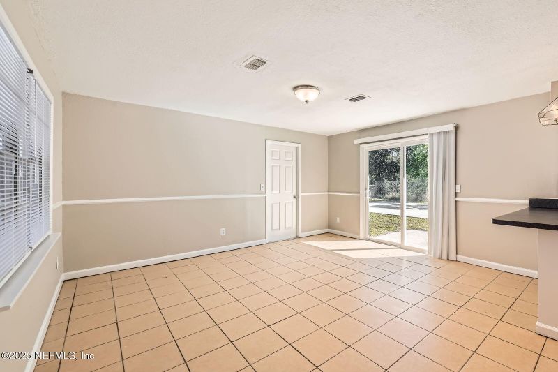 2073 Luana Dr E, Jacksonville, FL 32246
