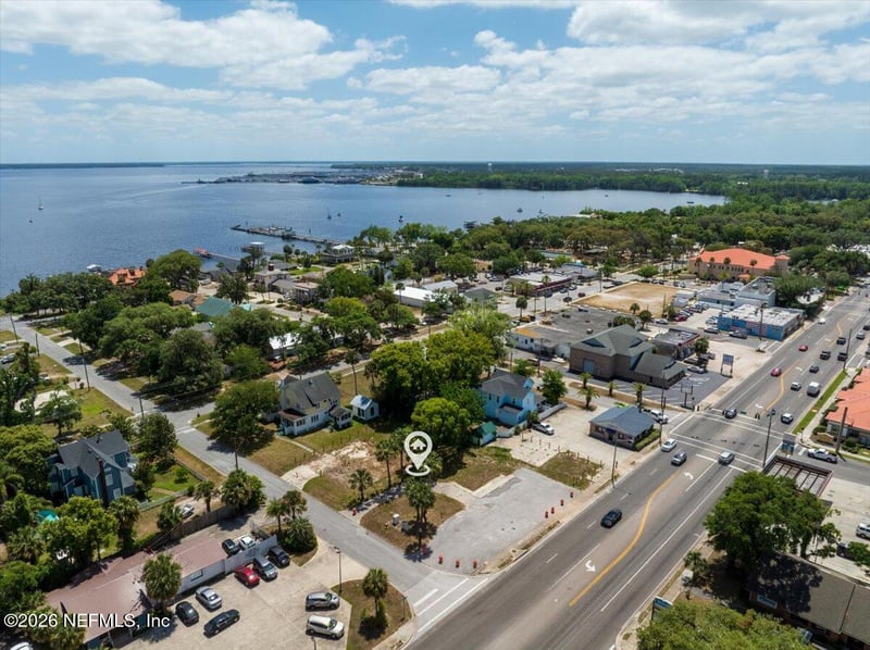 208 N Orange Ave N, Green Cove Springs, FL 32043