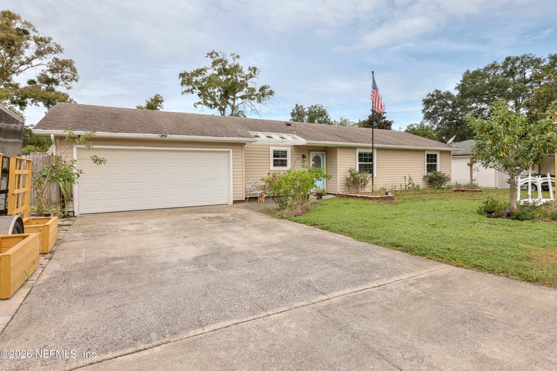 2084 Broad Oak Dr, Jacksonville, FL 32225