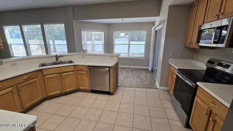 209 Crooked Ct, St Johns, FL 32259