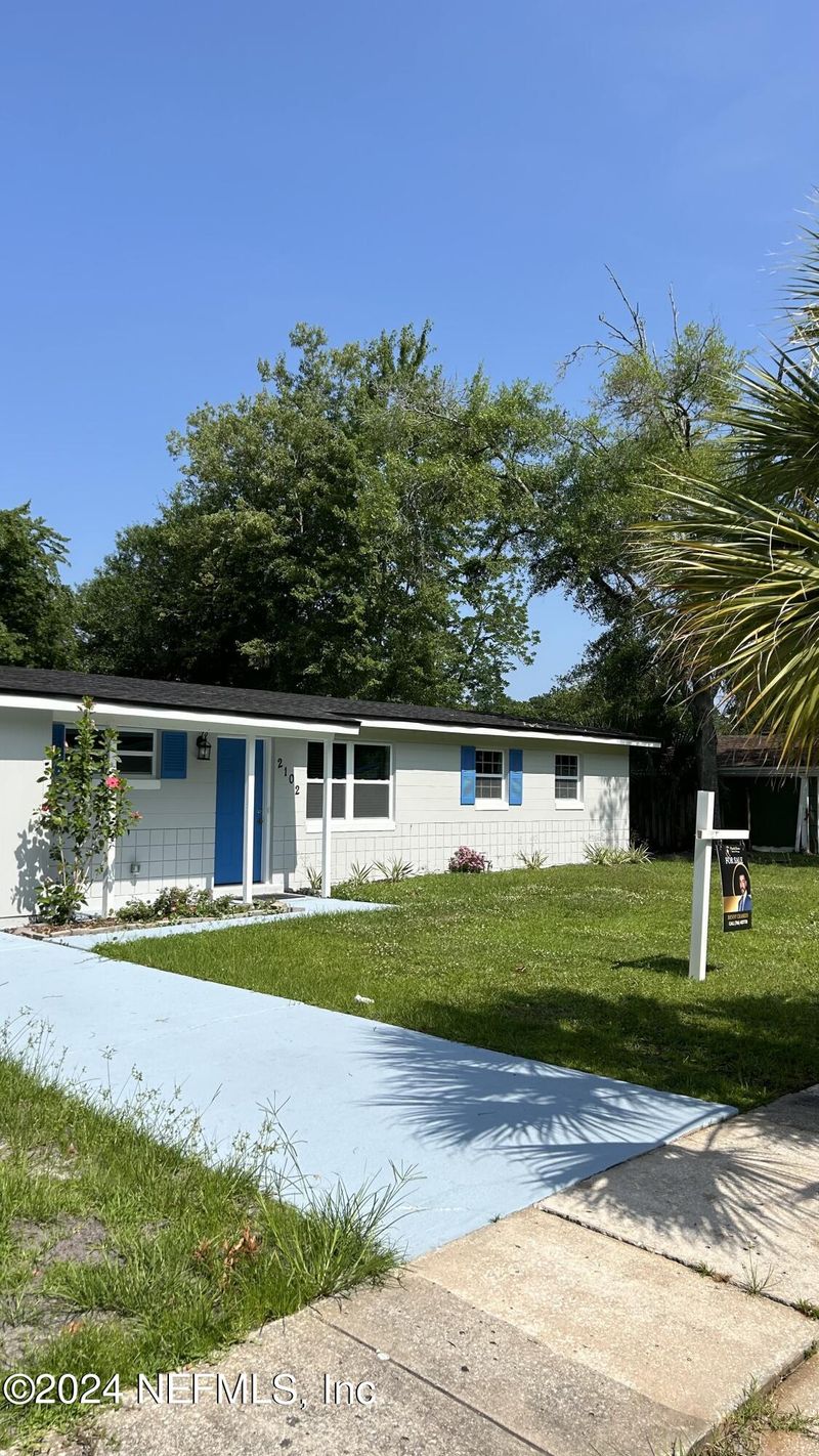 2102 Burpee Dr, Jacksonville, FL 32210