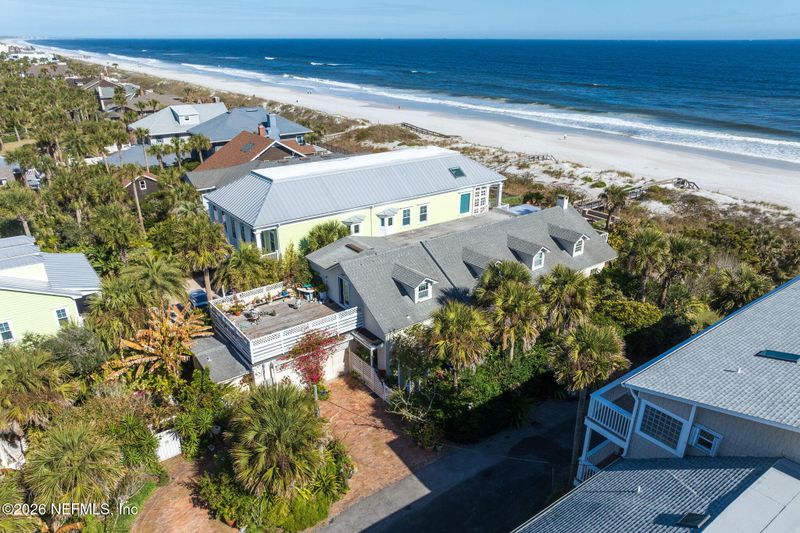 211 Beach Ave, Atlantic Beach, FL 32233