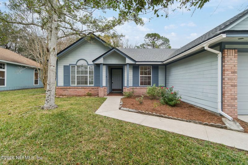 2111 St Martins Dr E, Jacksonville, FL 32246