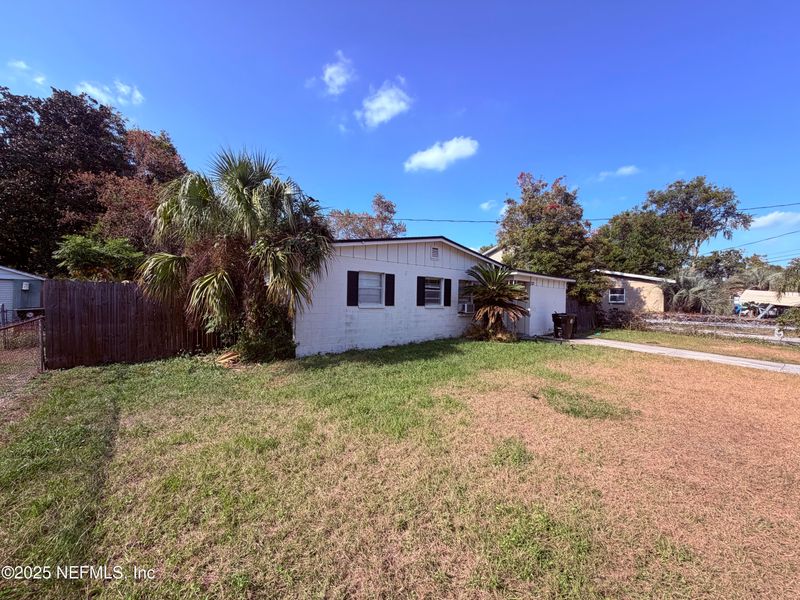213 Hilltop Dr, Orange Park, FL 32073