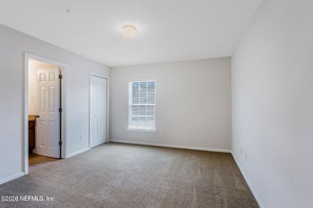 213 Leese Dr, St Johns, FL 32259