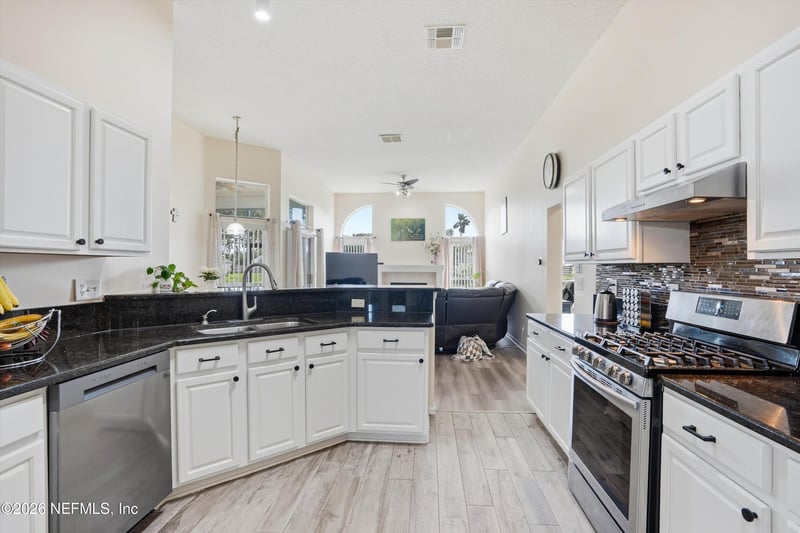 2130 Knottingham Trace Ln, Jacksonville, FL 32246