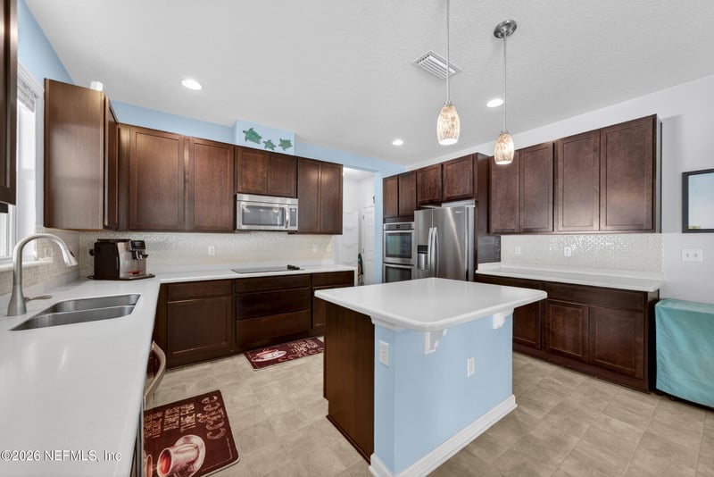 2131 Chandlers Walk Ln, Jacksonville, FL 32246