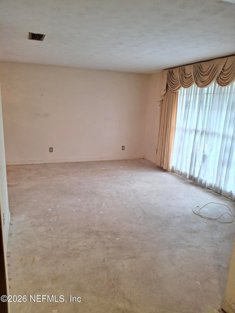 2138 Ribault Scenic Dr, Jacksonville, FL 32208