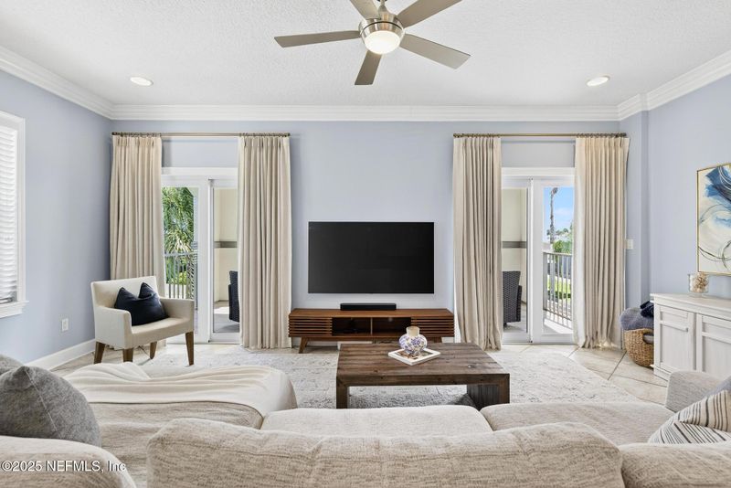 214 6th Ave S #D, Jacksonville Beach, FL 32250
