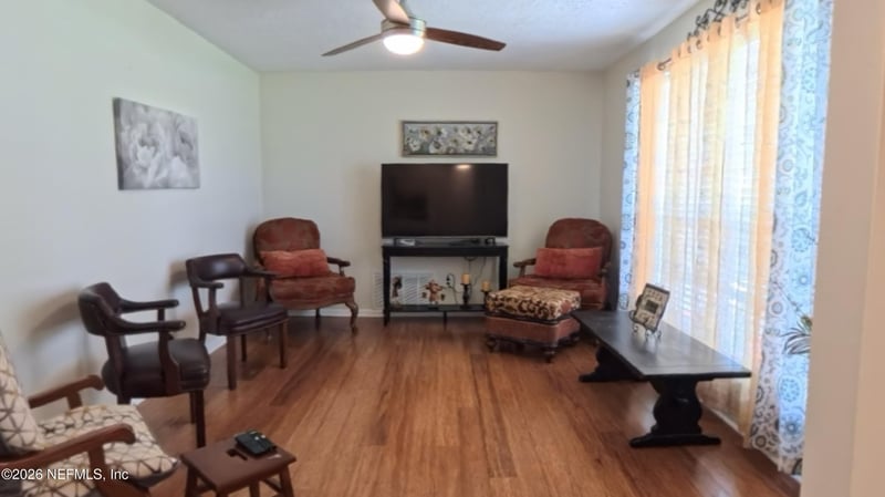 214 E Teakwood Cir, Middleburg, FL 32068