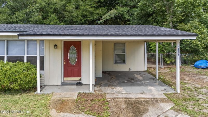 2143 La Valle Dr, Jacksonville, FL 32210