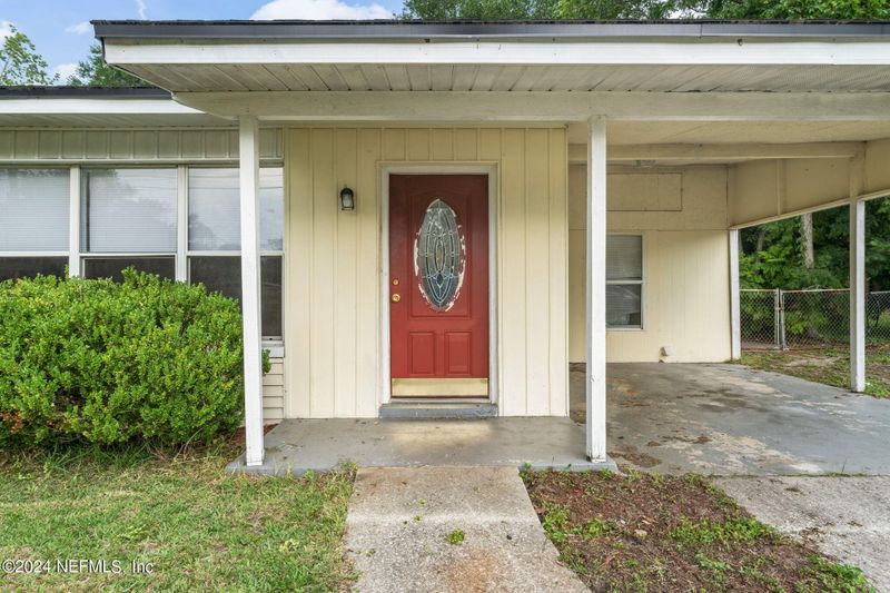 2143 La Valle Dr, Jacksonville, FL 32210