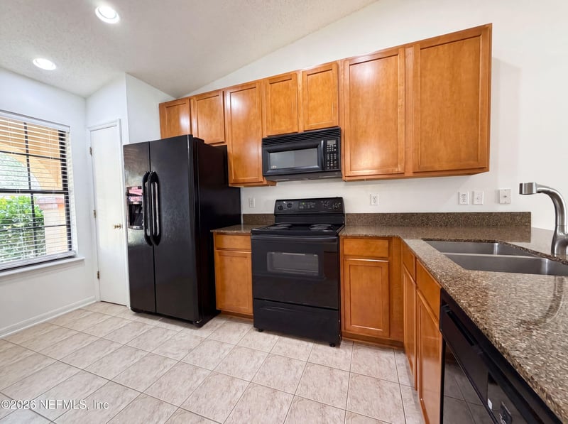 215 Beech Brook St, St Johns, FL 32259