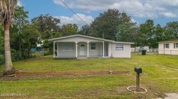 215 Hilltop Dr, Orange Park, FL 32073