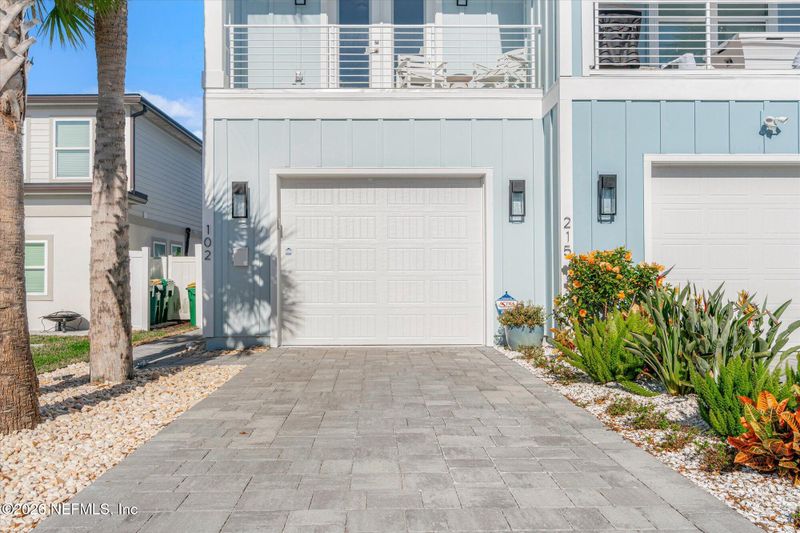 215 N 19th Ave N #B, Jacksonville Beach, FL 32250