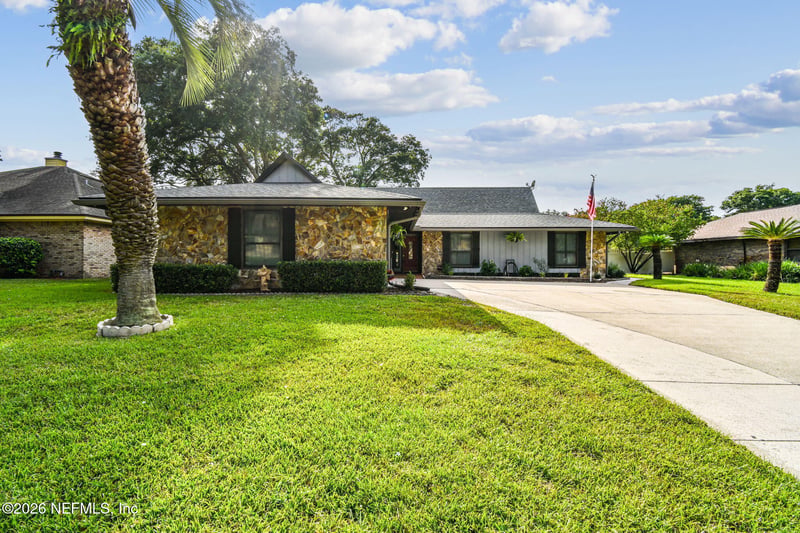 2150 Broad Water Dr, Jacksonville, FL 32225