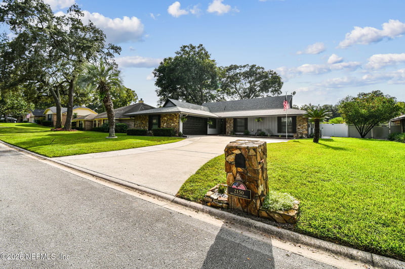 2150 Broad Water Dr, Jacksonville, FL 32225