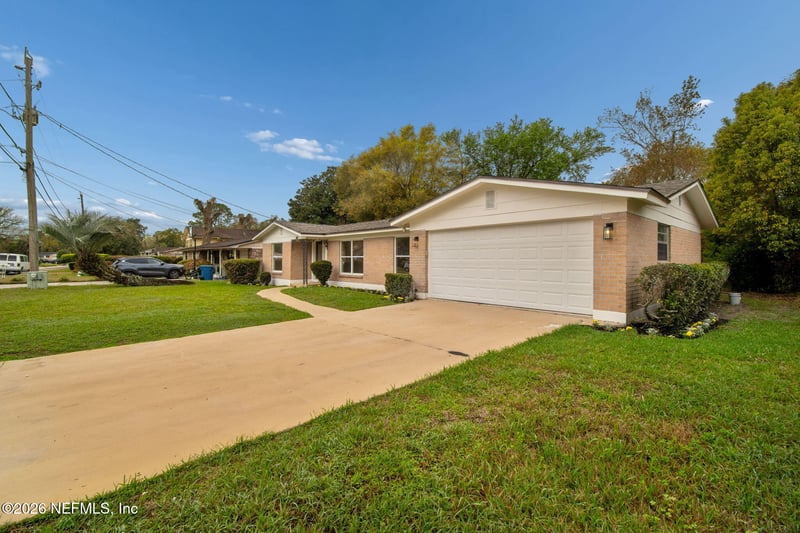 2153 Courtney Dr, Jacksonville, FL 32208
