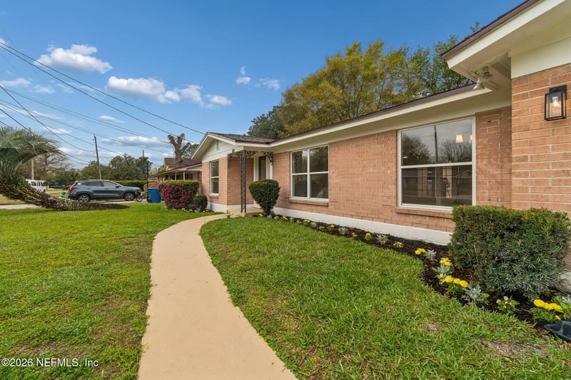 2153 Courtney Dr, Jacksonville, FL 32208