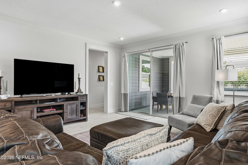 216 Footbridge Rd, St Johns, FL 32259
