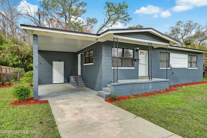 2166 Leon Rd, Jacksonville, FL 32246