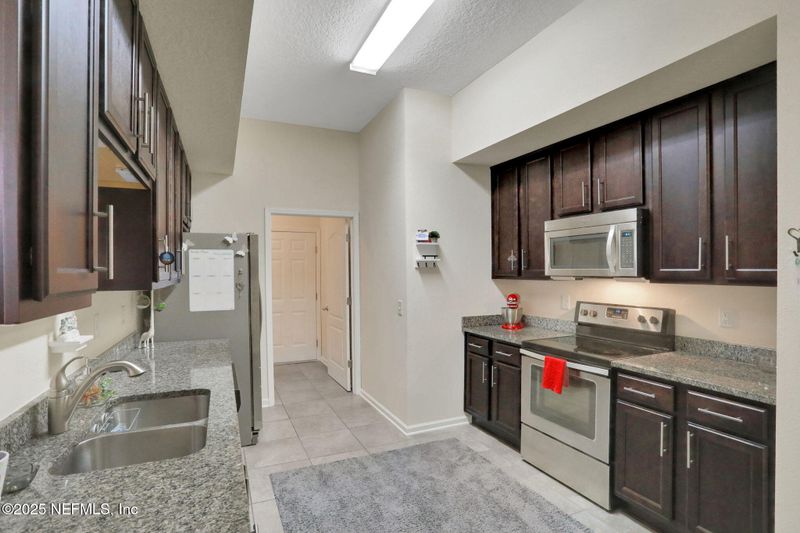 218 Larkin Pl #101, St Johns, FL 32259