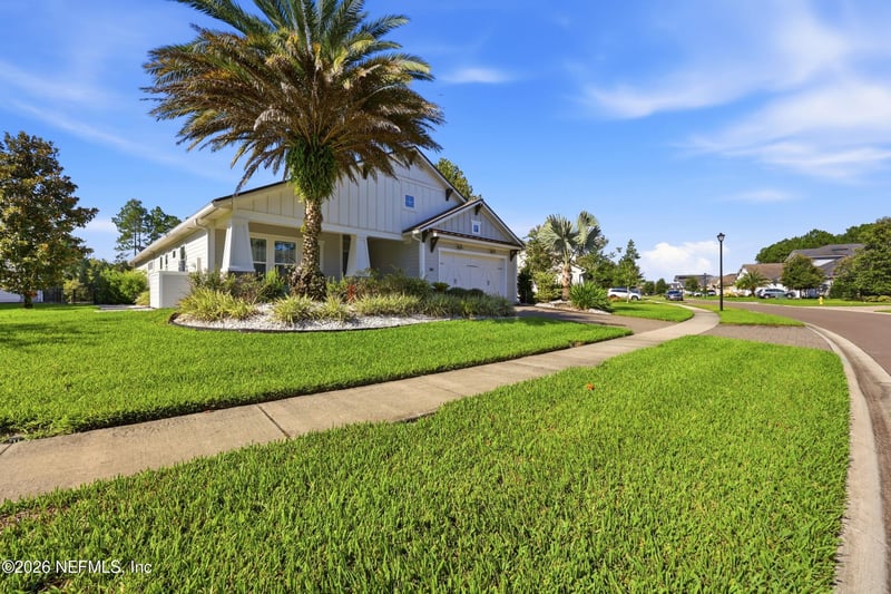 220 Pine Haven Dr, St Johns, FL 32259