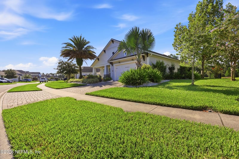 220 Pine Haven Dr, St Johns, FL 32259