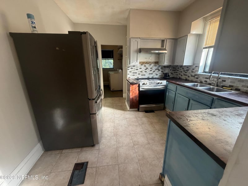 2204 Myra St, Jacksonville, FL 32204