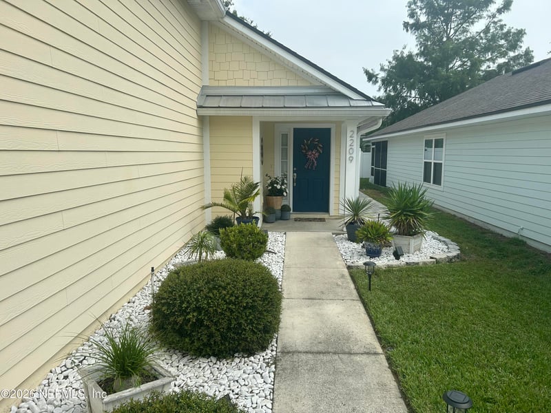 2209 Sand Dune Ct, Jacksonville, FL 32233