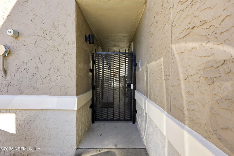221 13th Ave N #202A, Jacksonville Beach, FL 32250