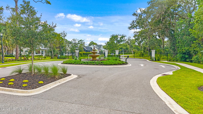 221 Canopy Hall Dr, St Augustine, FL 32095