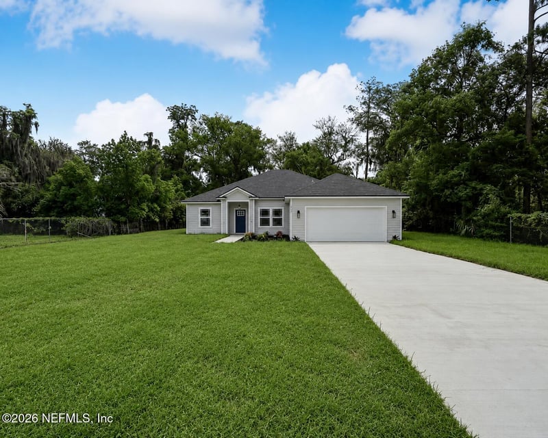 223 S 7th St, Macclenny, FL 32063
