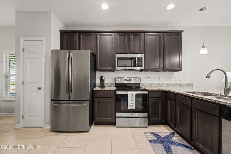 2238 Sand Dune Ct, Jacksonville, FL 32233