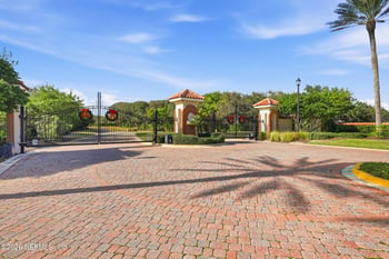225 N La Crescenta Dr, St Augustine, FL 32080