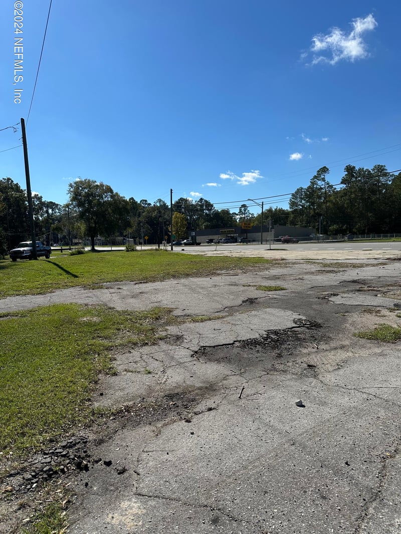 225 Us 301 S, Baldwin, FL 32234
