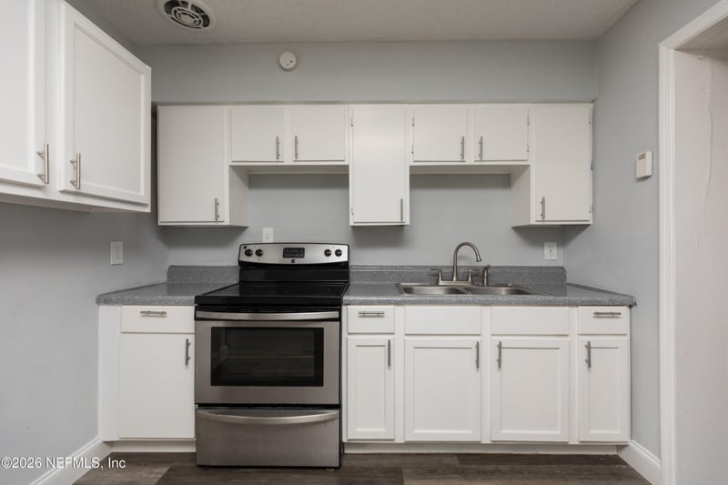 2255 W 13th St, Jacksonville, FL 32209