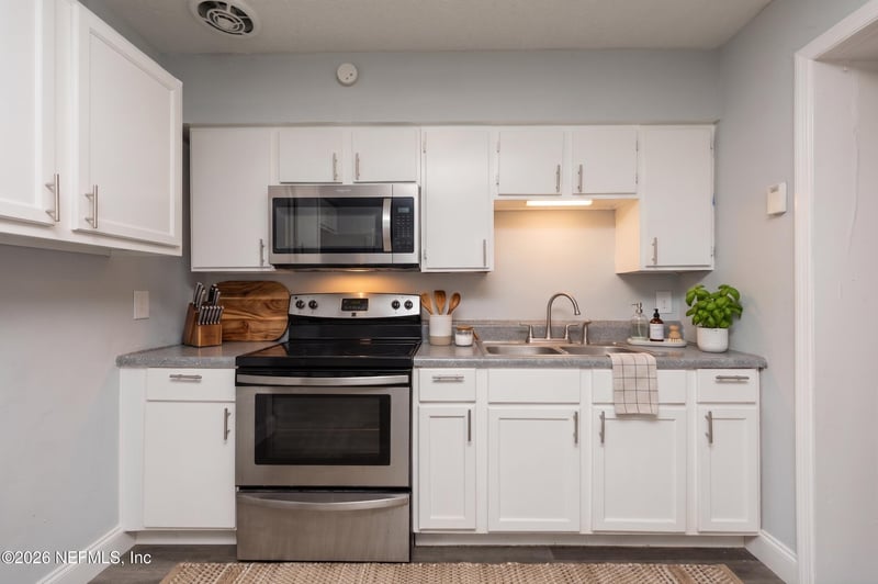 2255 W 13th St, Jacksonville, FL 32209