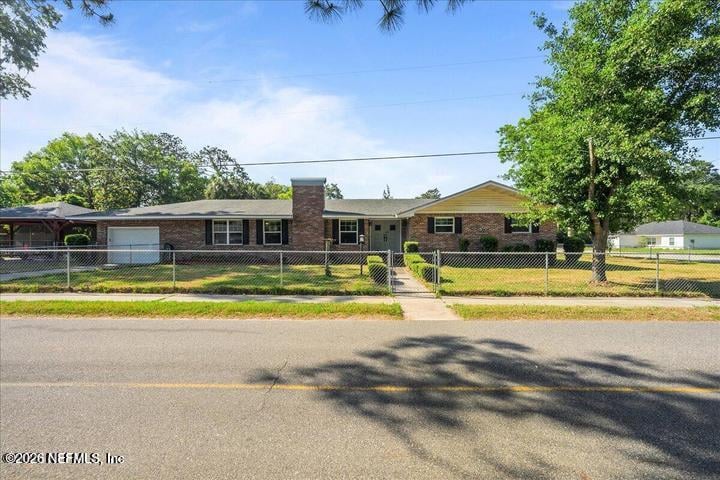 226 E Minnesota Ave, Macclenny, FL 32063