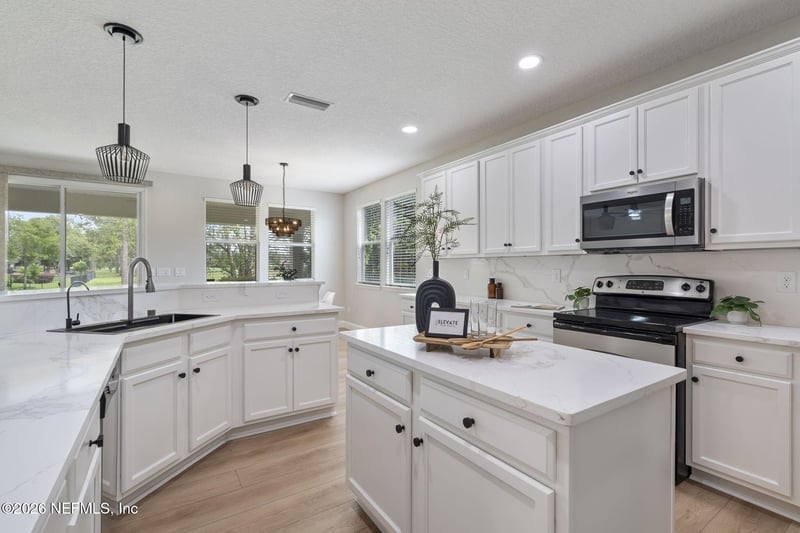 2270 Club Lake Dr, Orange Park, FL 32065