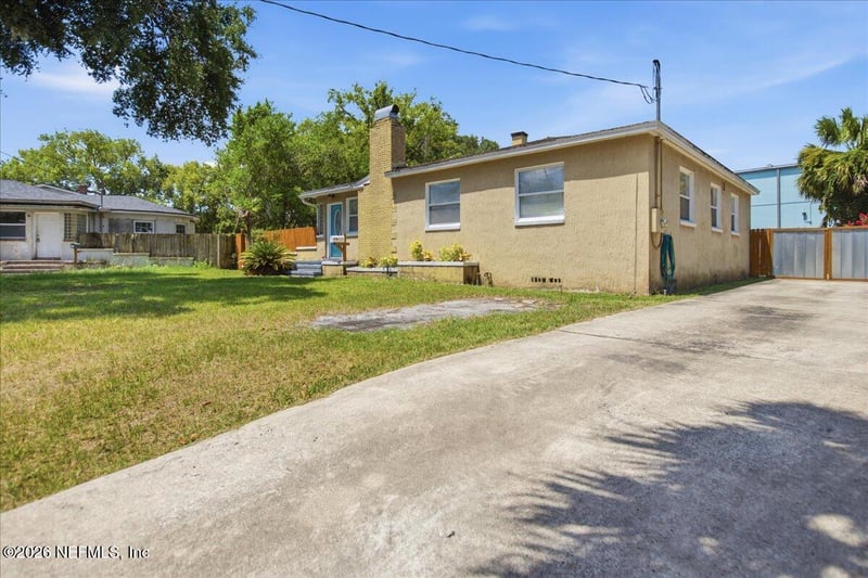 2284 Larchmont Rd, Jacksonville, FL 32207