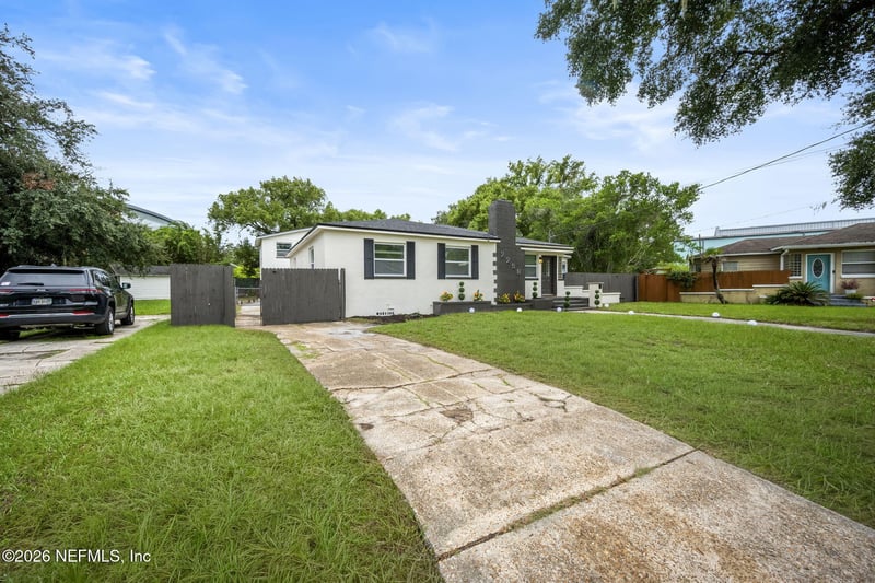 2290 Larchmont Rd, Jacksonville, FL 32207
