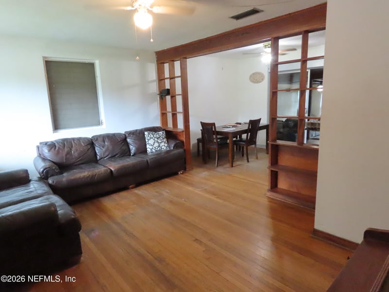 2295 Lake Dr, Jacksonville, FL 32246