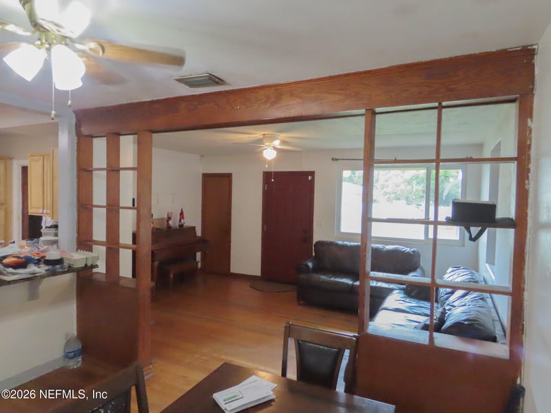 2295 Lake Dr, Jacksonville, FL 32246