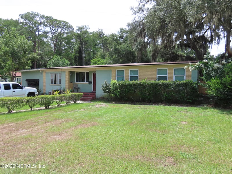 2295 Lake Dr, Jacksonville, FL 32246