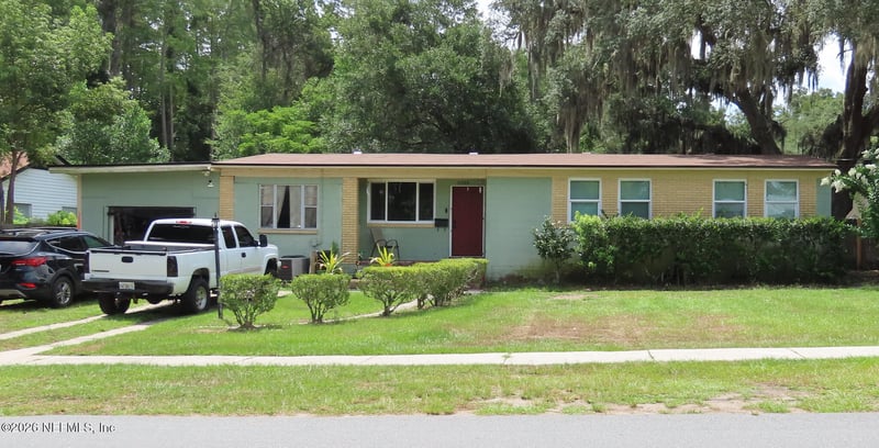 2295 Lake Dr, Jacksonville, FL 32246