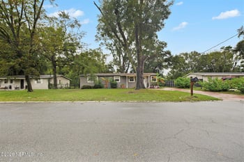 2307 Looking Glass Ln, Jacksonville, FL 32210