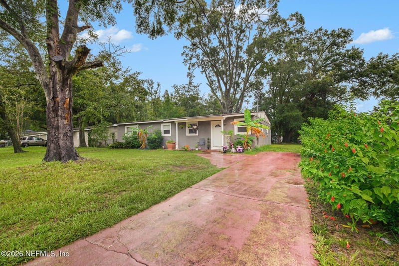 2307 Looking Glass Ln, Jacksonville, FL 32210