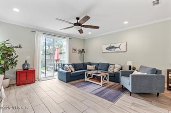 231 10th Ave S, Jacksonville Beach, FL 32250