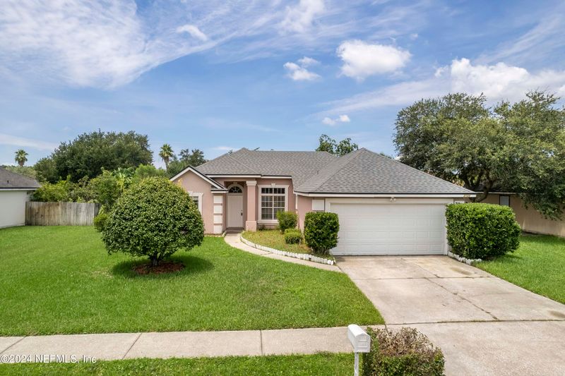 2322 Longmont Ln E, Jacksonville, FL 32246